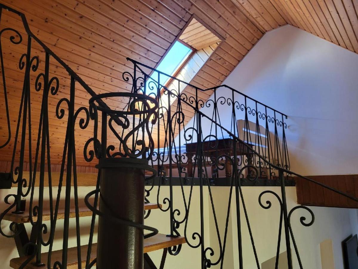 Sunflower Prague Apartments And Suites Екстериор снимка