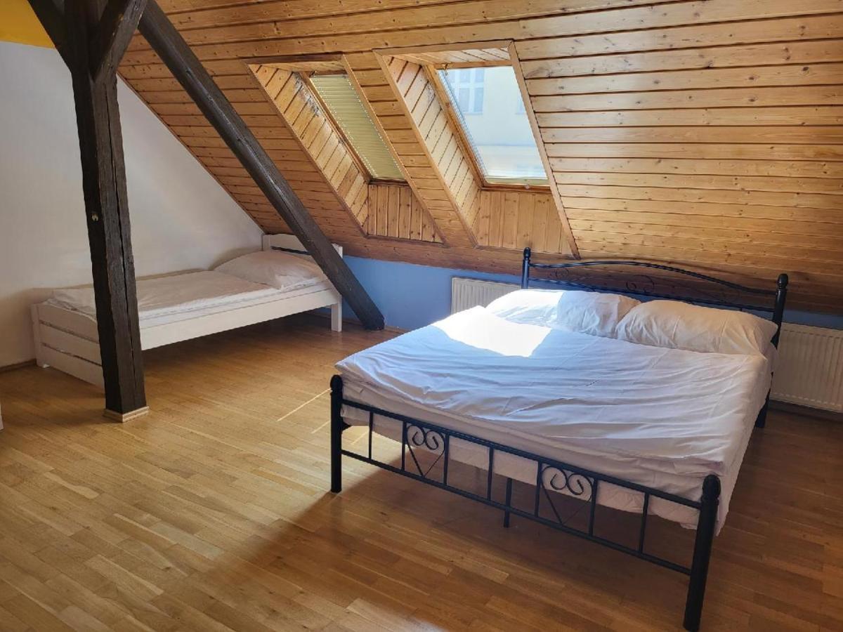 Sunflower Prague Apartments And Suites Екстериор снимка