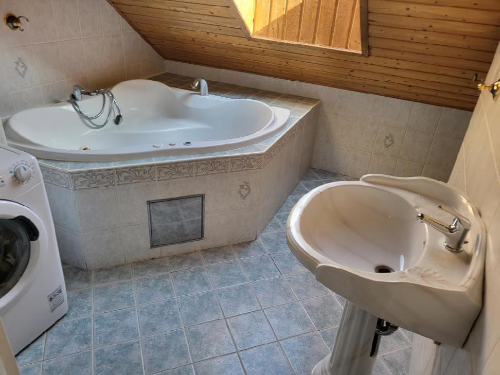 Sunflower Prague Apartments And Suites Екстериор снимка