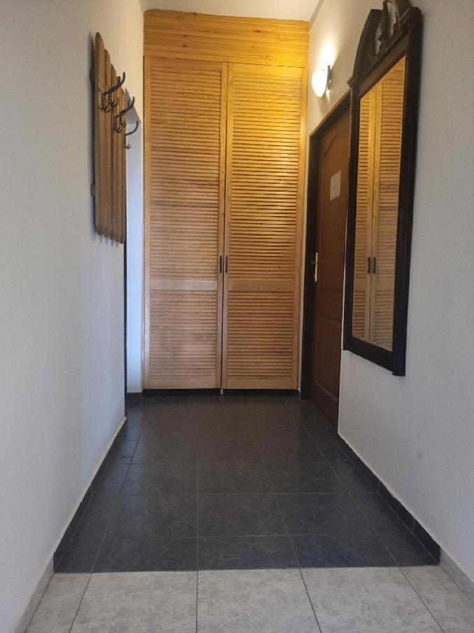 Sunflower Prague Apartments And Suites Екстериор снимка
