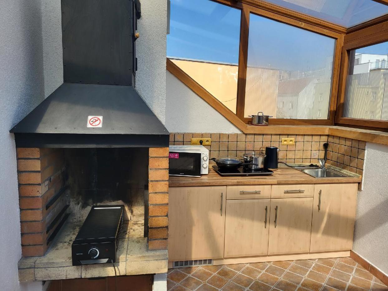 Sunflower Prague Apartments And Suites Екстериор снимка