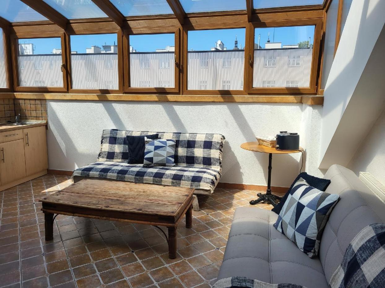 Sunflower Prague Apartments And Suites Екстериор снимка